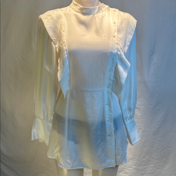 BCBGMaxAzria Classic White Top - Picture 3 of 16